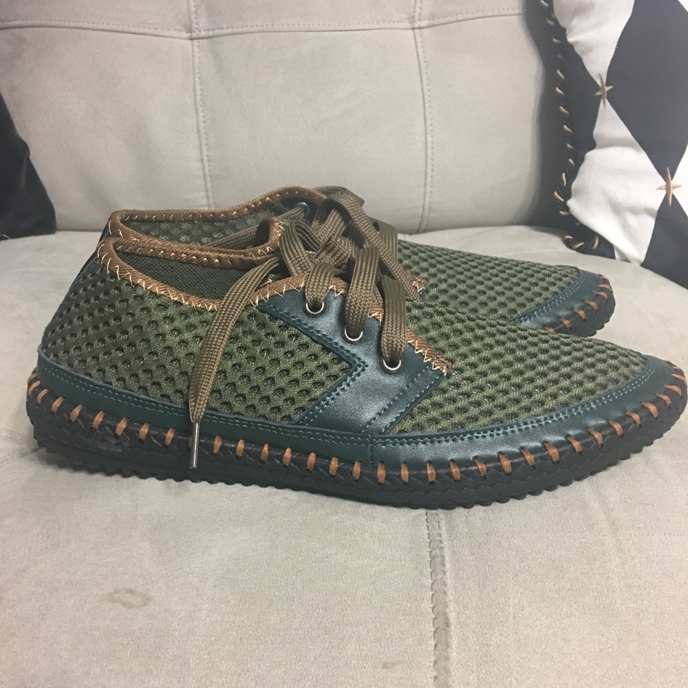 Shoes - Picture 4 of 7
